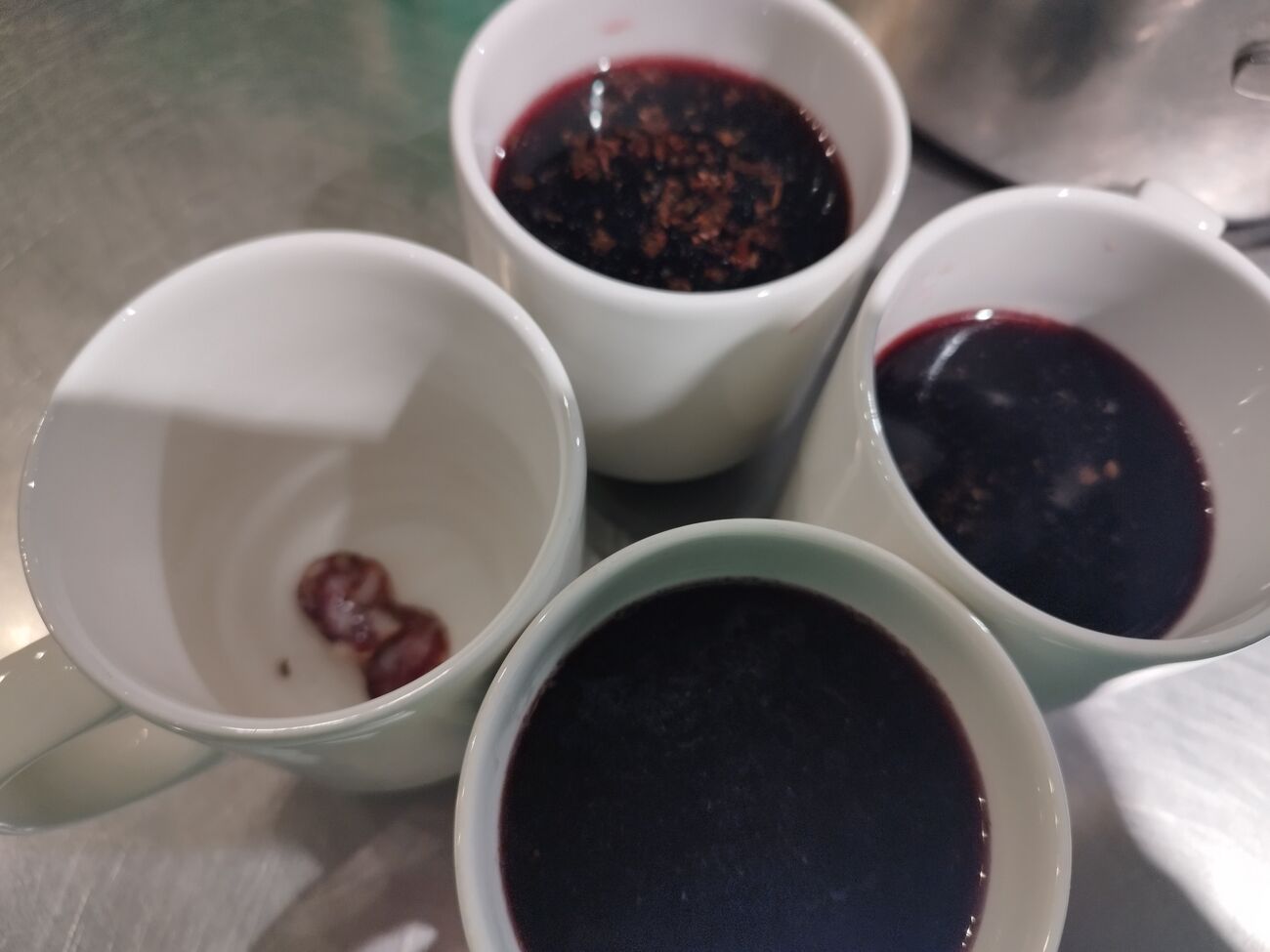 Tisch mit herzhaften Geschenkideen - umdieWurst.de