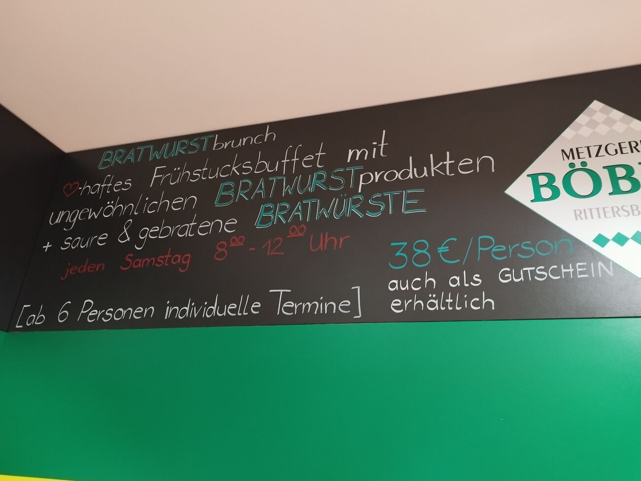 BRATWURSTbrunch jeden Samstag im BRATWURSThotel