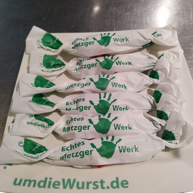 Wurstproben verpackt im Böbel-Papier