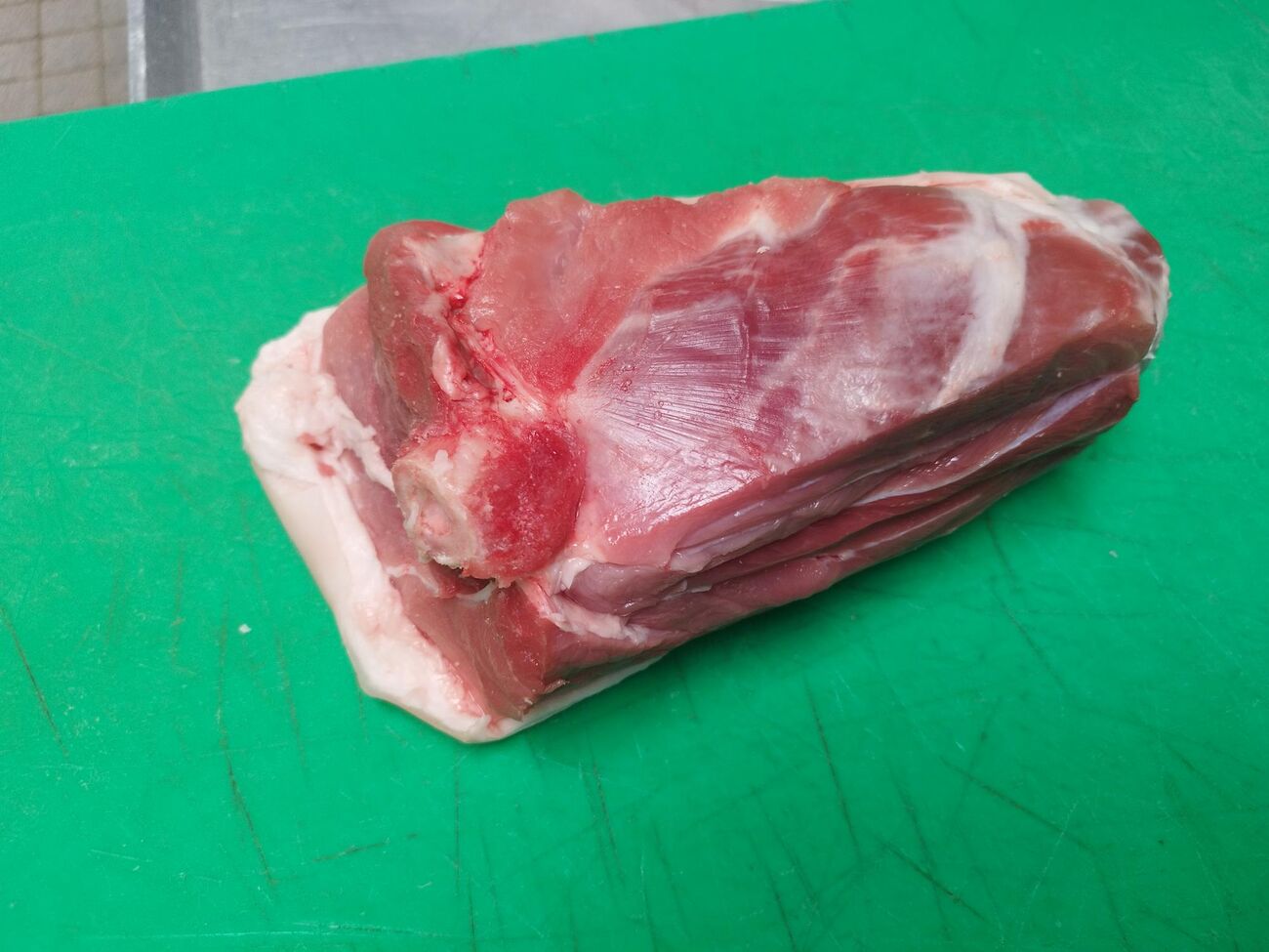 Kniegelenk vom Schwein, unversehrt ("steril")