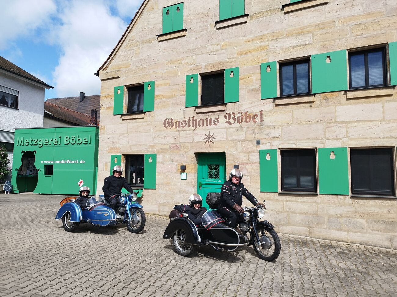 NSU-Motorrad-Gespann im BRATWURSThotel