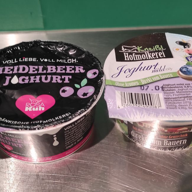 Joghurt-Vergleich RosaKuh vs. Hofmolkerei Kneißl - umdieWurst.de