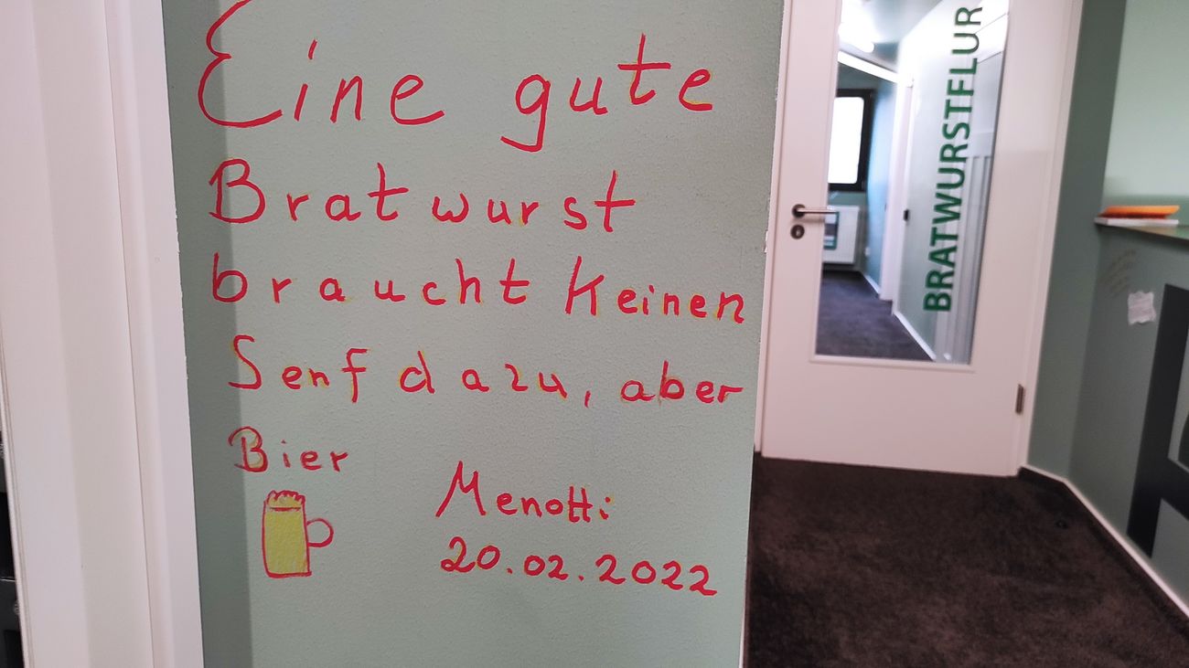 Eine gscheide BRATWURST braucht keinen Senf umdieWurst.de