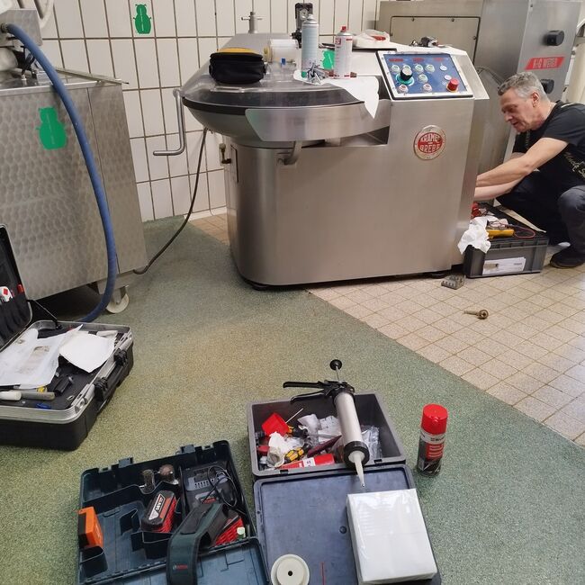 Kundendienst vom Hersteller K+G Wetter für unseren Kutter